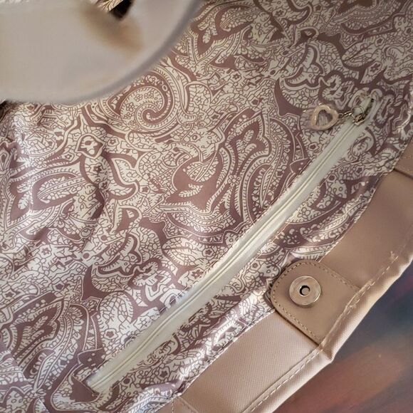 NWT Bella Russo Large Cream Colored Faux Leather Carry Bag / Purse - Picture 8 of 8
